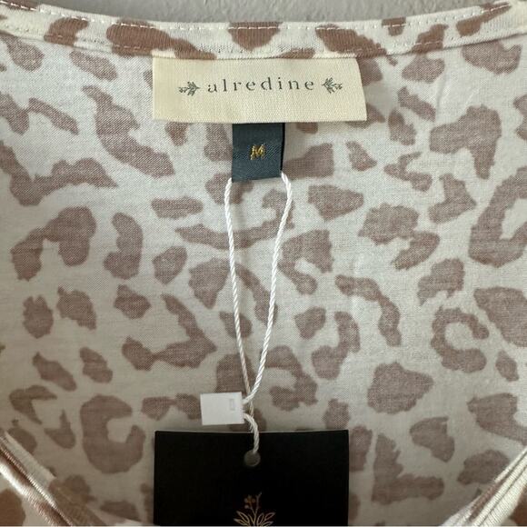 Alredine by Bailey’s Blossoms Leopard Long Sleeve Top NEW - Picture 4 of 6